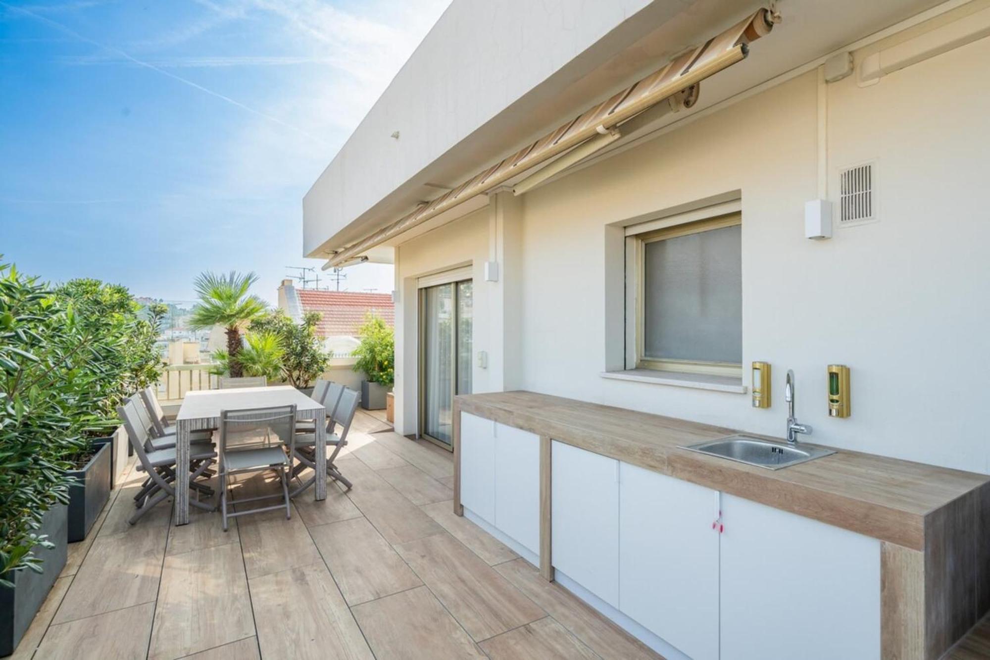Sublime 3 Bedroom With Roof Terrace * Cannes